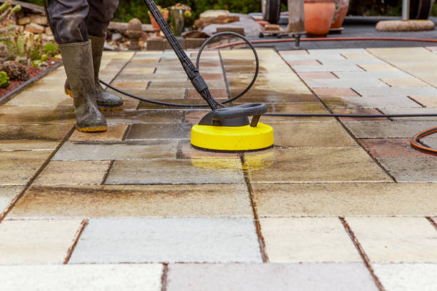 Best Sidewalk and Walkway Cleaning  in Union Gap, WA